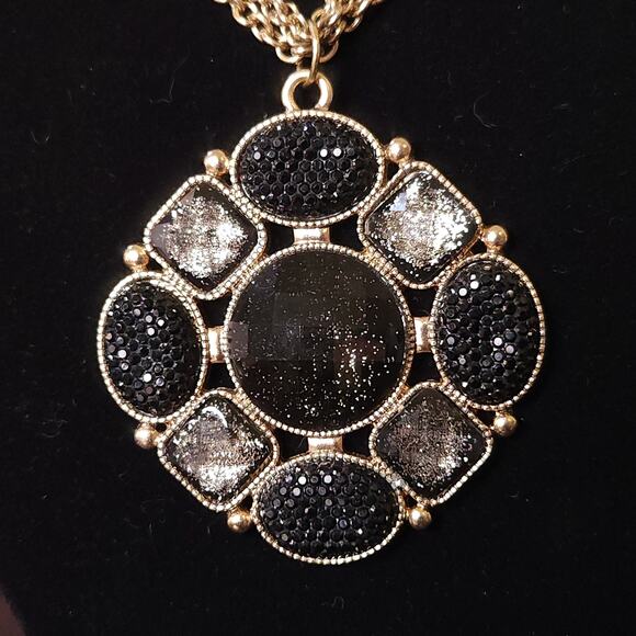 1990s Vintage Black & Gold-Tone Filigree Pendant Necklace - Picture 7 of 10